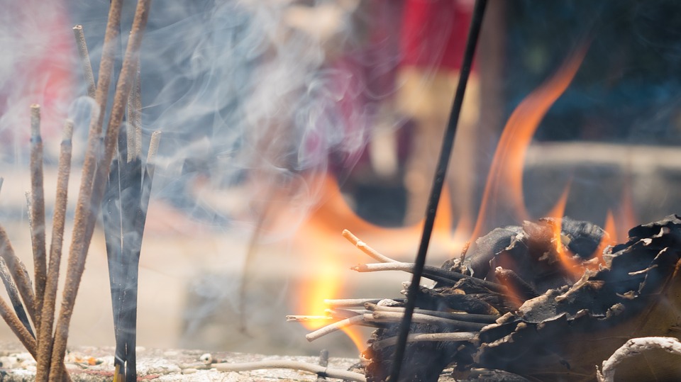 detoxikace očista prostor vykuřovadla magické byliny aromaterapie kadidlo